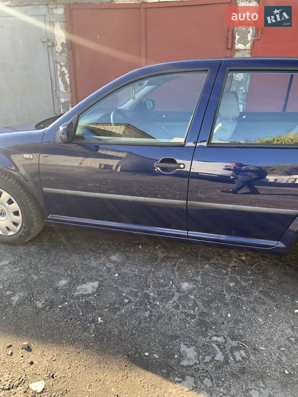 Хэтчбек Volkswagen Golf 2000 в Хмельницком