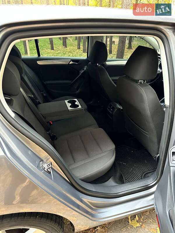 Хэтчбек Volkswagen Golf 2010 в Киеве фото 10 Хэтчбек Volkswagen Golf 2010 в Киеве