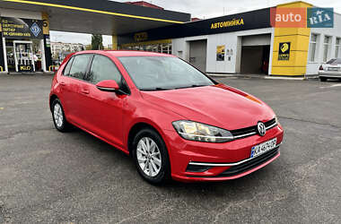 Хетчбек Volkswagen Golf 2017 в Києві