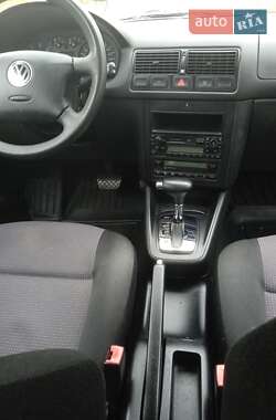 Хэтчбек Volkswagen Golf 2002 в  фото 33 Хэтчбек Volkswagen Golf 2002 в