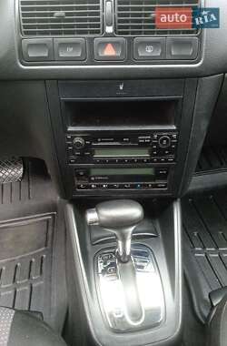 Хэтчбек Volkswagen Golf 2002 в  фото 43 Хэтчбек Volkswagen Golf 2002 в