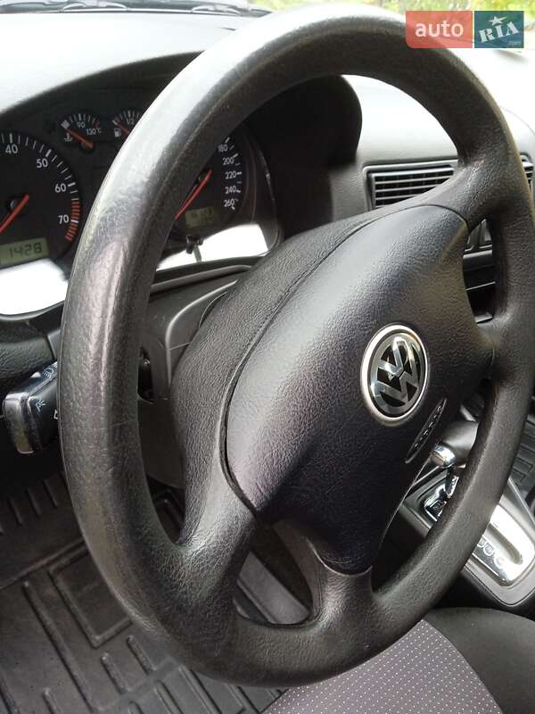 Хетчбек Volkswagen Golf 2002 в Хмельницькому фото 48 Хетчбек Volkswagen Golf 2002 в Хмельницькому