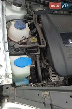 Хэтчбек Volkswagen Golf 2002 в  фото 12 Хэтчбек Volkswagen Golf 2002 в