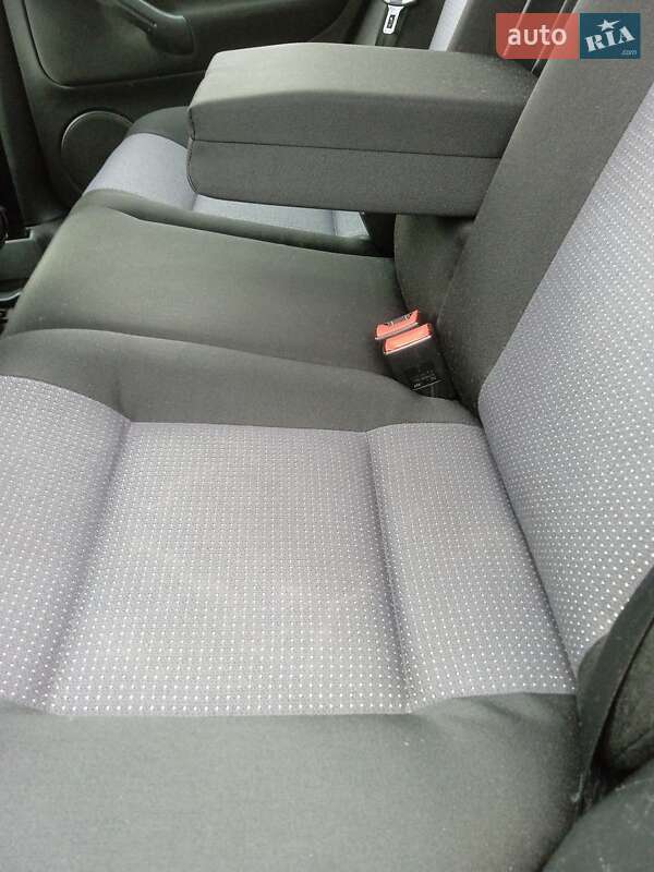 Хетчбек Volkswagen Golf 2002 в Хмельницькому фото 63 Хетчбек Volkswagen Golf 2002 в Хмельницькому