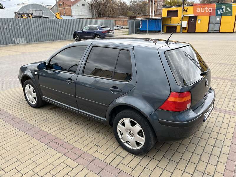 Хетчбек Volkswagen Golf 2001 в Хмельницькому