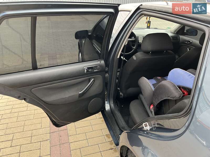 Хетчбек Volkswagen Golf 2001 в Хмельницькому