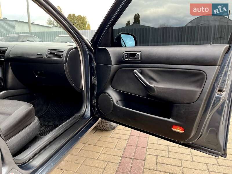 Хетчбек Volkswagen Golf 2001 в Хмельницькому