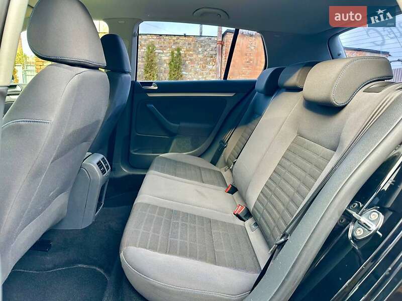 Хетчбек Volkswagen Golf 2008 в Полтаві