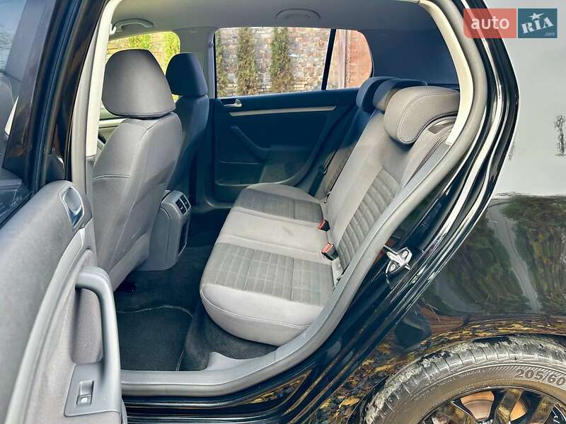 Хетчбек Volkswagen Golf 2008 в Полтаві