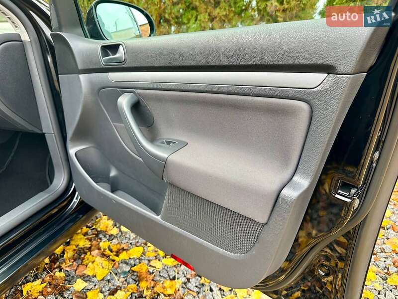 Хетчбек Volkswagen Golf 2008 в Полтаві