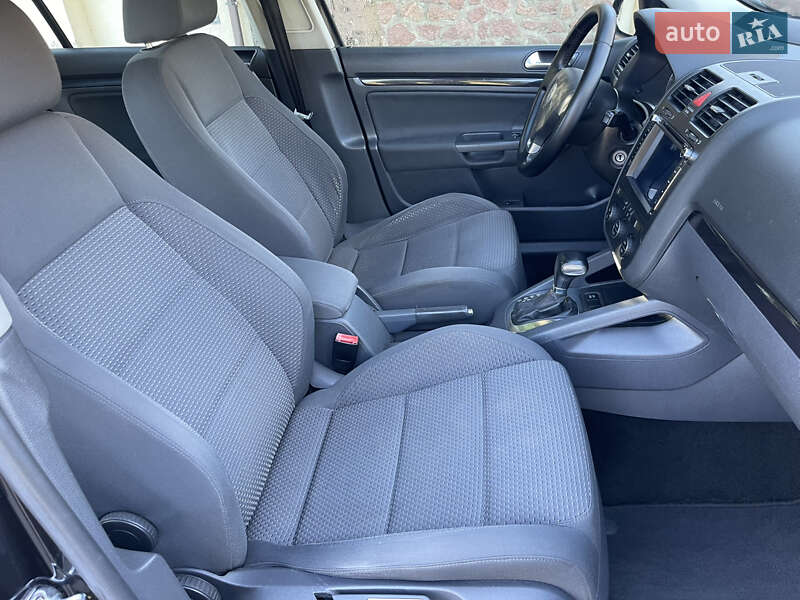 Хэтчбек Volkswagen Golf 2007 в Киеве