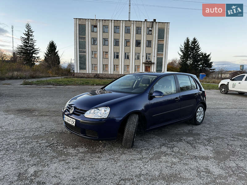 Хетчбек Volkswagen Golf 2005 в Тернополі