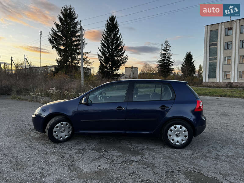 Хетчбек Volkswagen Golf 2005 в Тернополі