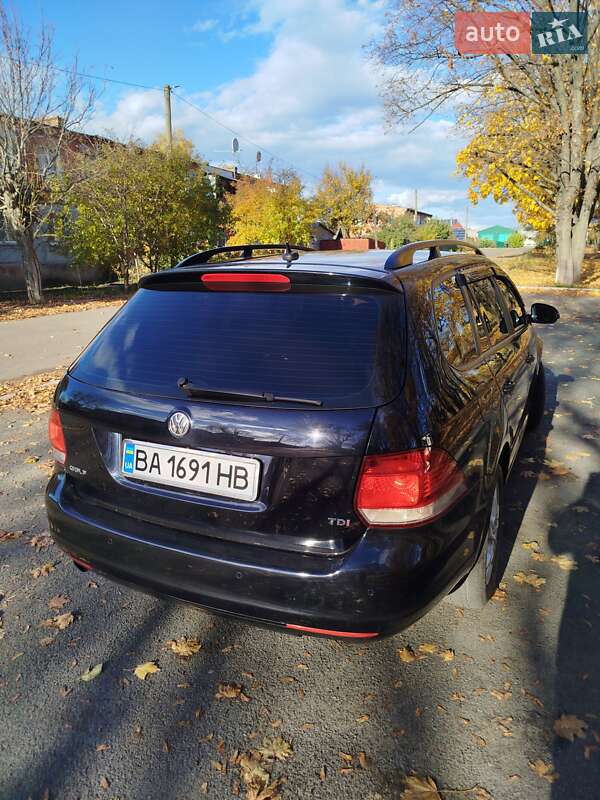 Универсал Volkswagen Golf 2013 в Гайвороне