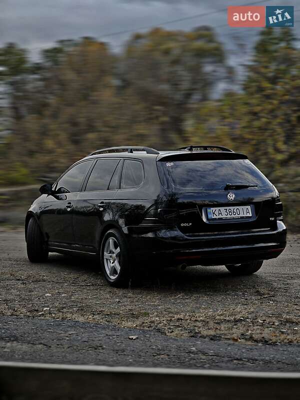 Универсал Volkswagen Golf 2011 в Вишневом