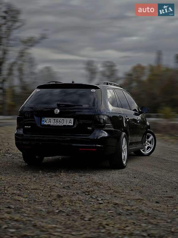 Универсал Volkswagen Golf 2011 в Вишневом