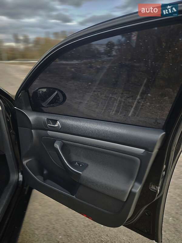 Универсал Volkswagen Golf 2011 в Вишневом