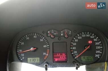 Хэтчбек Volkswagen Golf 2002 в  фото 22 Хэтчбек Volkswagen Golf 2002 в