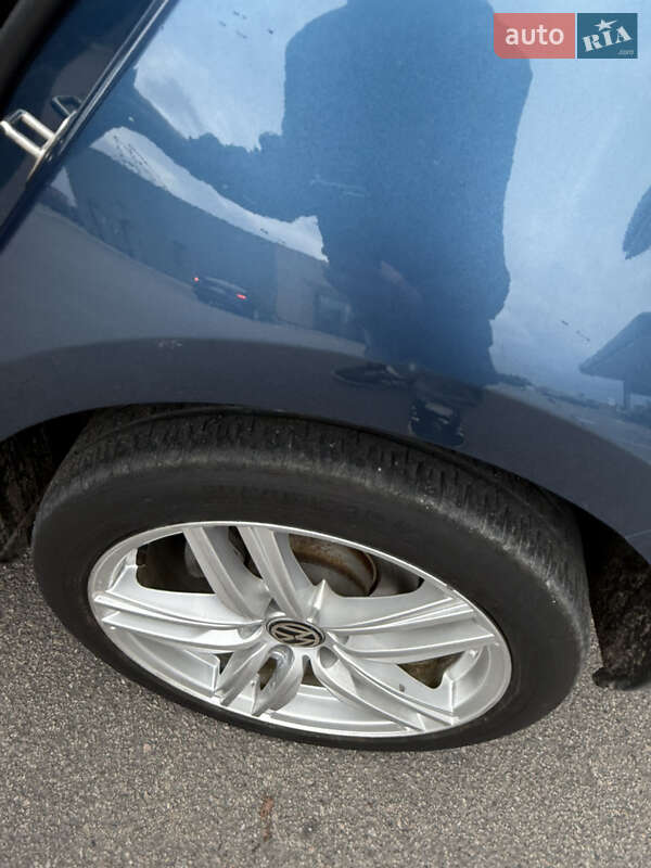 Хетчбек Volkswagen Golf 2017 в Дніпрі