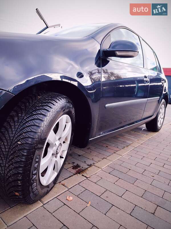 Хэтчбек Volkswagen Golf 2006 в Белой Церкви