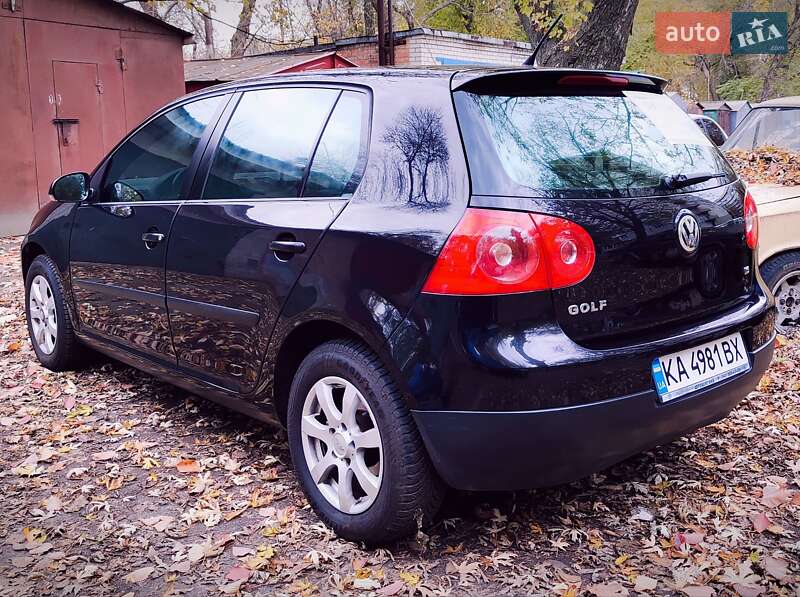 Хэтчбек Volkswagen Golf 2006 в Белой Церкви