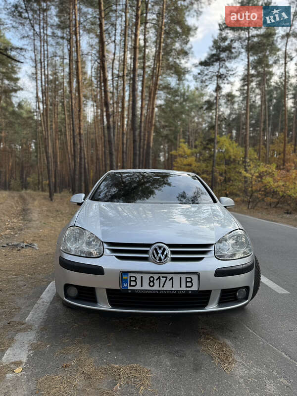Хетчбек Volkswagen Golf 2004 в Полтаві