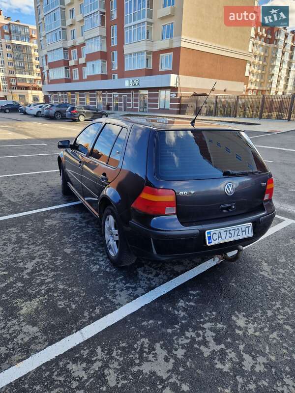 Хэтчбек Volkswagen Golf 2003 в Умани