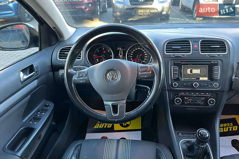 Універсал Volkswagen Golf 2012 в Івано-Франківську