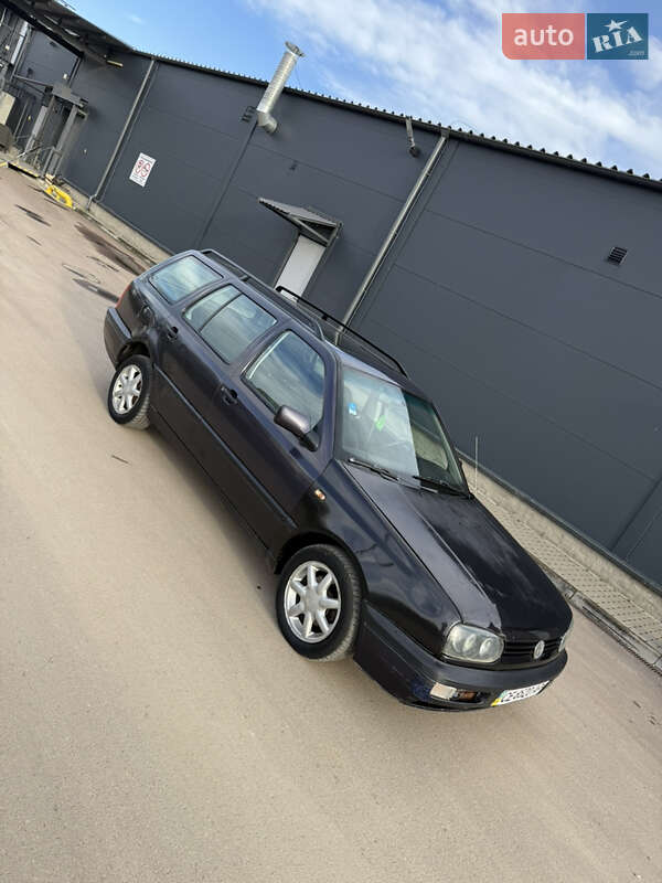 Універсал Volkswagen Golf 1995 в Чернівцях