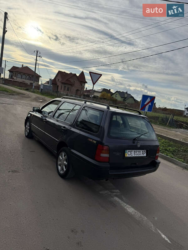 Універсал Volkswagen Golf 1995 в Чернівцях