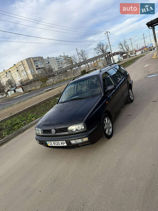Універсал Volkswagen Golf 1995 в Чернівцях