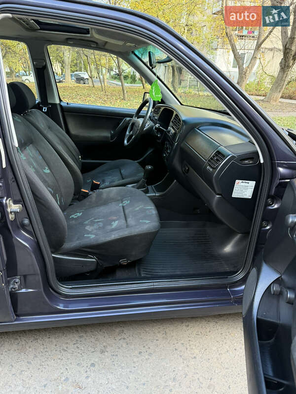 Універсал Volkswagen Golf 1995 в Чернівцях