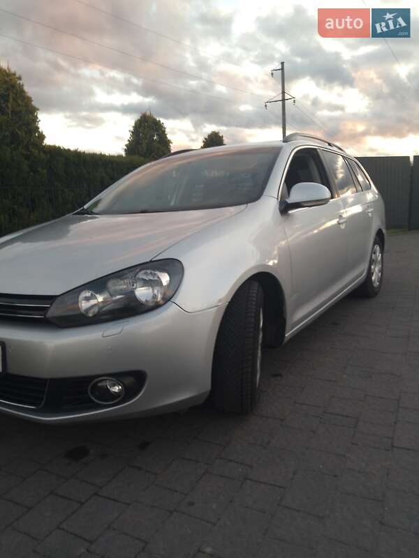 Універсал Volkswagen Golf 2012 в Долині