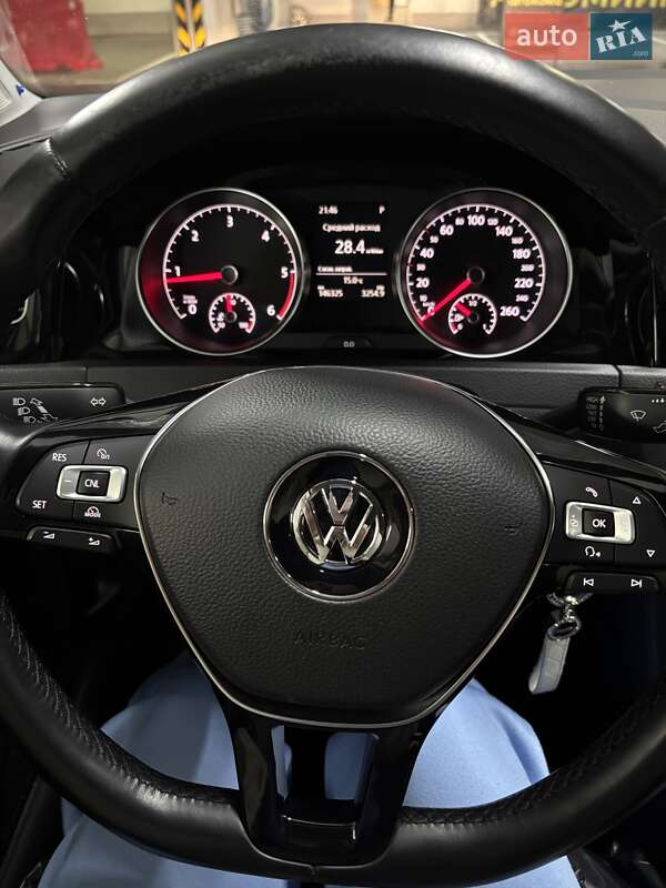 Хетчбек Volkswagen Golf 2013 в Києві