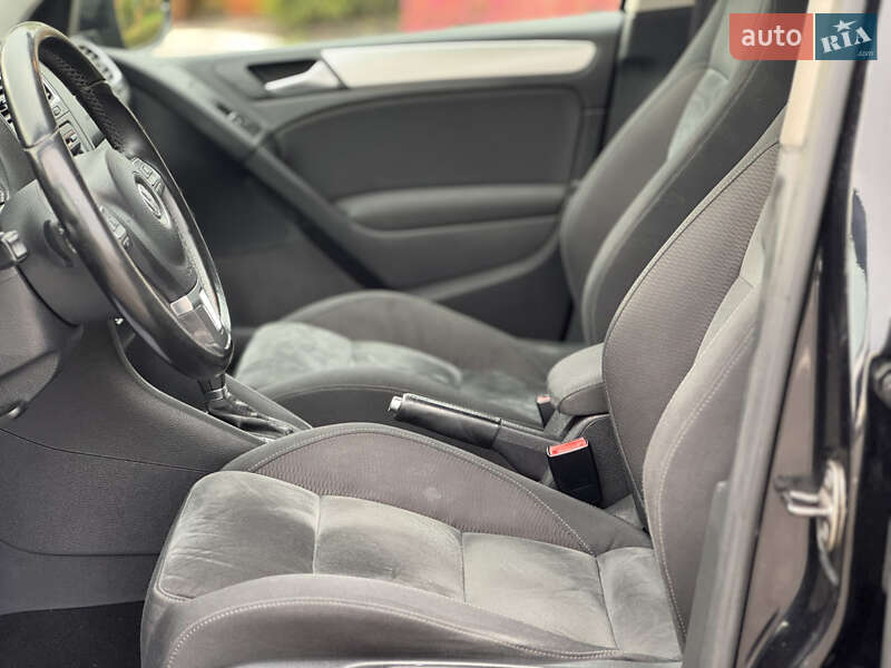 Хэтчбек Volkswagen Golf 2010 в Запорожье