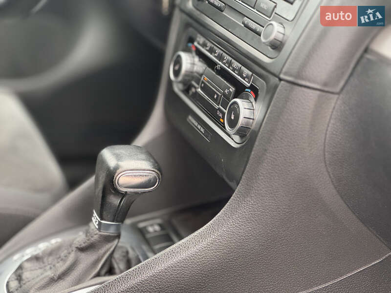 Хэтчбек Volkswagen Golf 2010 в Запорожье