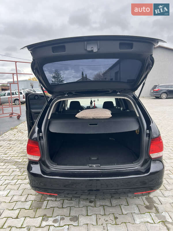 Універсал Volkswagen Golf 2009 в Звягелі