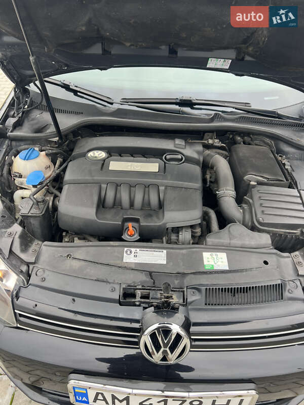 Універсал Volkswagen Golf 2009 в Звягелі