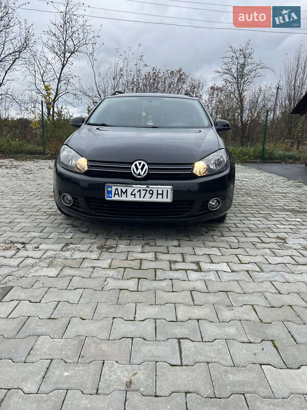 Універсал Volkswagen Golf 2009 в Звягелі