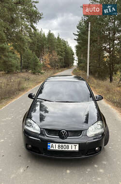 Хэтчбек Volkswagen Golf 2005 в Буче