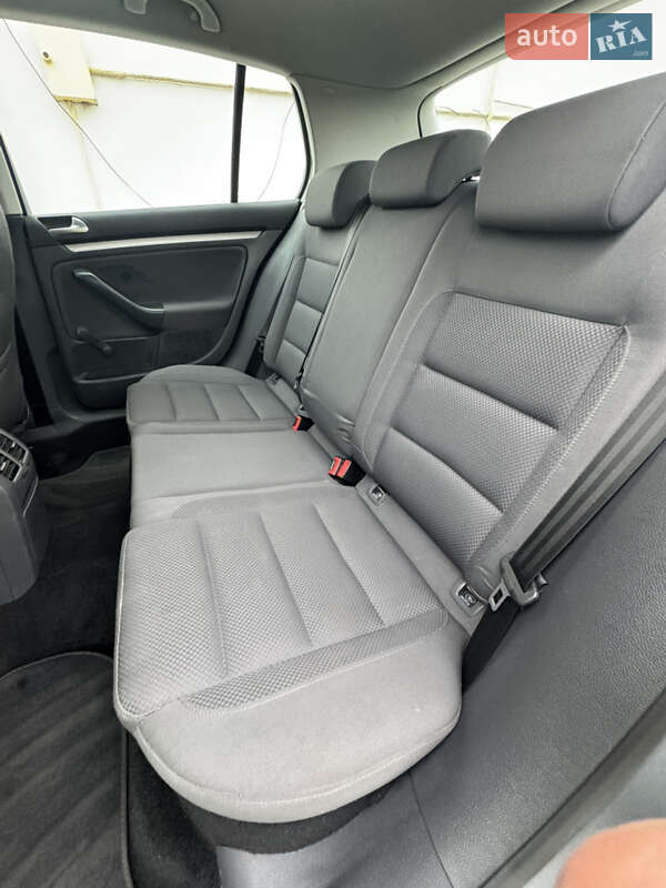 Хэтчбек Volkswagen Golf 2007 в Львове