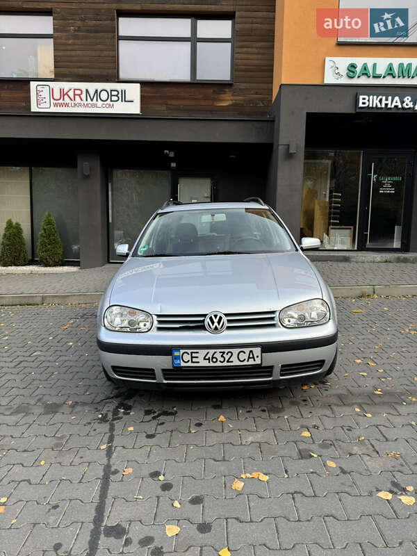 Универсал Volkswagen Golf 2001 в Черновцах