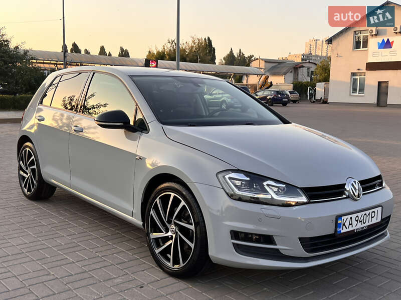 Хетчбек Volkswagen Golf 2013 в Києві