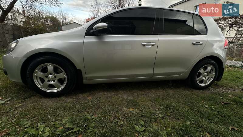 Хетчбек Volkswagen Golf 2011 в Дрогобичі