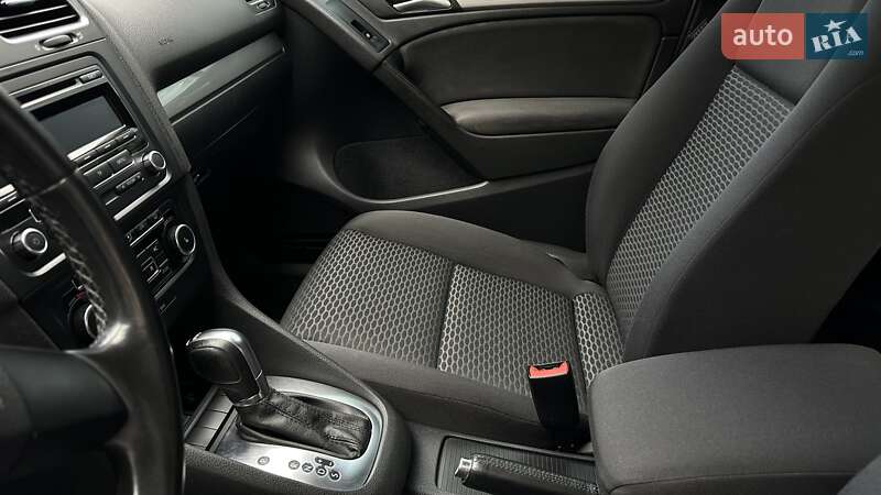 Хетчбек Volkswagen Golf 2011 в Дрогобичі