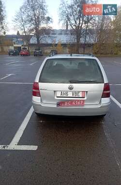 Універсал Volkswagen Golf 2003 в Рівному