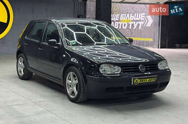 Хетчбек Volkswagen Golf 2000 в Чернівцях