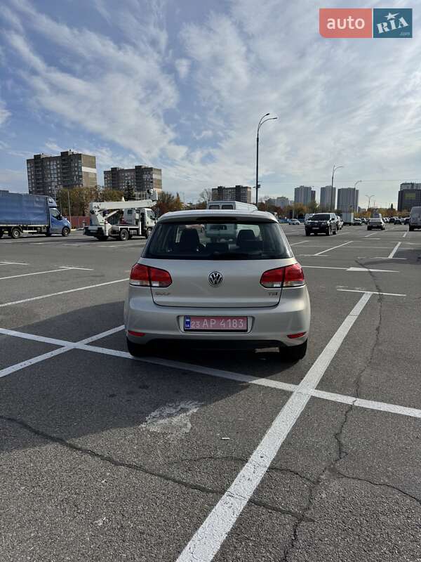 Хетчбек Volkswagen Golf 2010 в Києві