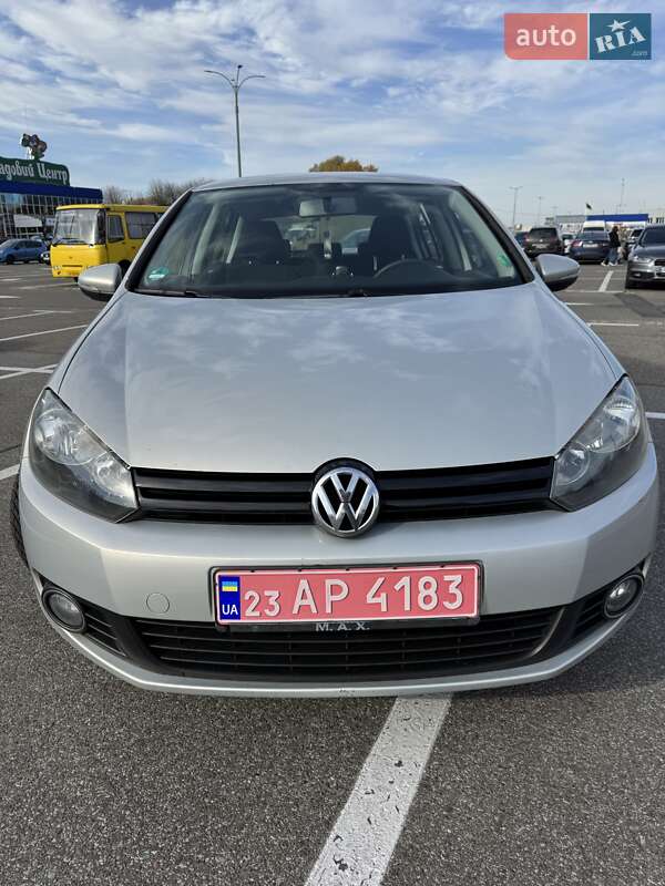 Хетчбек Volkswagen Golf 2010 в Києві