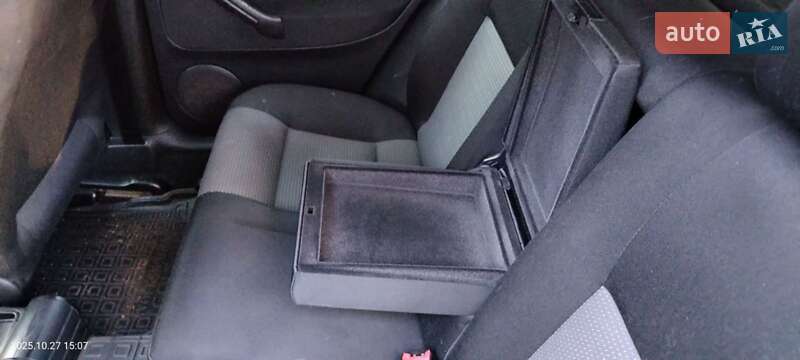 Универсал Volkswagen Golf 2002 в Чернигове фото 15 Универсал Volkswagen Golf 2002 в Чернигове